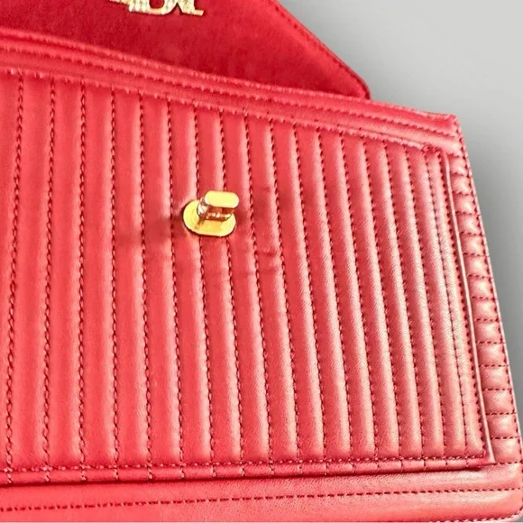 Badgley Mischka Quilted Wine Red Medium Crossbody Tote New NWT Retail:$179 - Picture 10 of 11